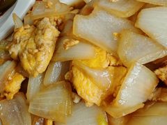 洋葱炒鸡蛋-超意兴·把子肉(双龙庄店)