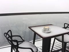 -黄金时代游泳健身云畔会所(绿地中心双子塔店)