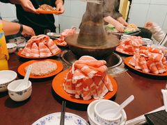 -洞庭洲·防空洞火锅·铜锅涮肉·烧烤(新百广场店)