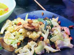 花菜炒腊肉-醉小酒馆·川菜·江湖菜·重庆菜(观音桥旗舰店)