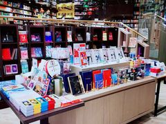 -钟书阁(群光广场店)