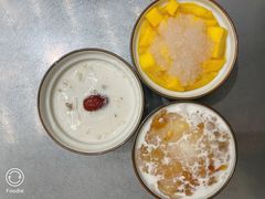 椰汁银耳炖桃胶-小团圆糖水铺(襄阳南路店)