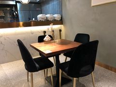 -POKEE VIA&Brunch·维娅(重庆来福士店)