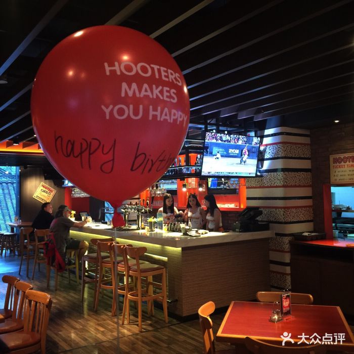 hooters美国猫头鹰餐厅(成都店)图片 - 第1张