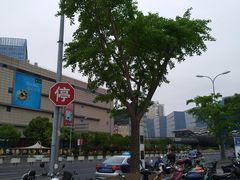 周边环境-全家便利店(四平路六店)