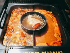-老牌坊云南鱼豆花火锅(哈西万达店)