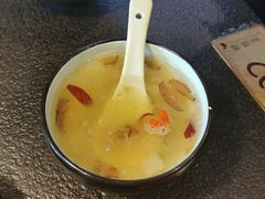 银耳雪梨羹-蝴蝶里·粤菜·点心(滨江龙湖店)