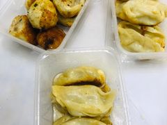 -黄阿姨锅贴大王(万航渡路店)