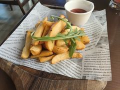 -卡普里披萨·牛扒·下午茶