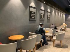 用餐区-瑞幸咖啡(新世界中心店)