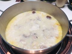 -洪氏嗨捞·猪肚鸡火锅(阳光天地店)