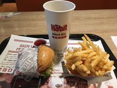 -The Habit Burger Grill 哈比特汉堡(复兴soho店)