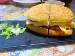 菠萝鸡扒包-大头力茶餐厅(花都融创茂店)