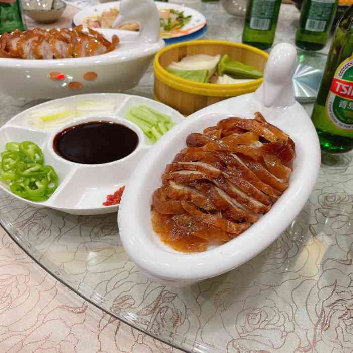 金山四季餐厅(人民西路店)-"菜品不错,价格小贵,不过能唱歌,聚会的好.