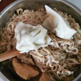 随手早餐，饺子加面条管饱