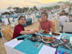 -亚龙湾希尔顿自助餐厅·海鲜·烧烤·沙滩BBQ·现场乐队