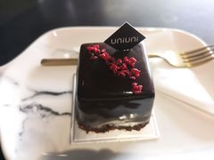 -UNI UNI(环亚凯瑟琳店)