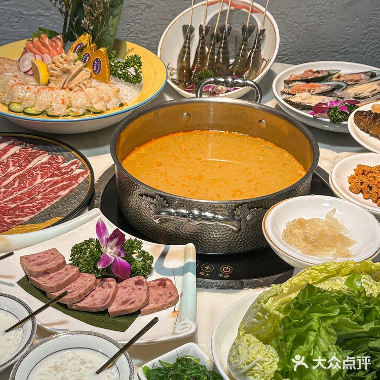 宵夜没有人能拒绝象拔蚌火锅吧！
