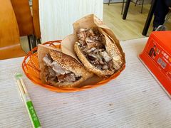 -洪峰浩老北京烧饼夹肉(角门路店)
