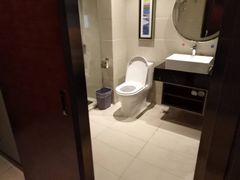 -武汉光谷广场杨家湾地铁站怡程酒店