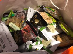 -来伊份(田东路店)