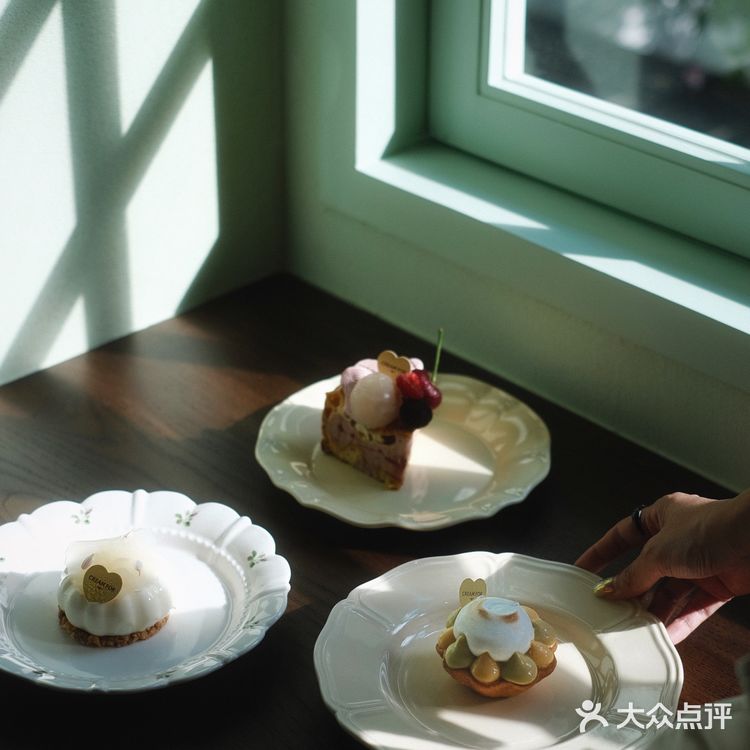 新的童話花園小木屋甜品店|吃到漂亮的法甜