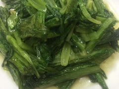 清炒油麦菜-清真·伊清阁餐厅