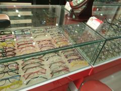 -朱师傅眼镜·蔡司·依视路·尼康(市先进店)