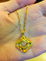 -六福珠寶(巴黎春天五角场店)