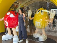 -m豆巧克力世界(上海世茂广场店)