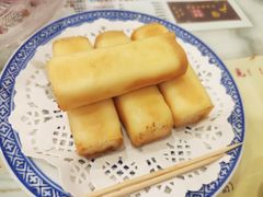 金牌炸牛奶-广信牛奶甜品世家(台东店)