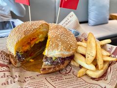 美式牛肉大汉堡-JANS意式简餐厅·惠灵顿牛排