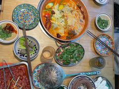 -洱火云南酸菜牛肉火锅(石景山当代商城店)