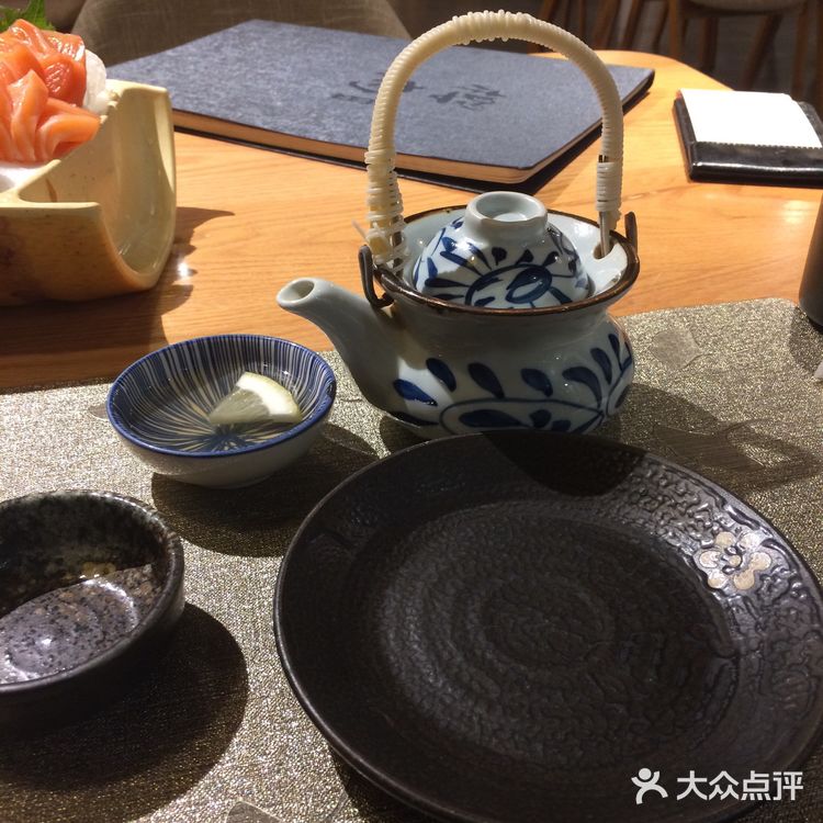 跟小伙伴都很喜欢的一家自助餐厅。