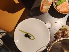 -钱小奴海鲜自助黑金店(杭州滨江龙湖店)