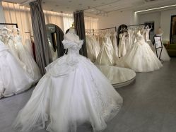 -LOVE SHINE婚纱·红鼎庄龙凤褂·妈妈装定制