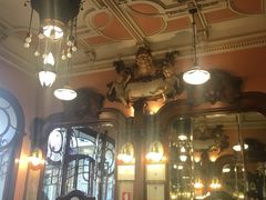 -Majestic Café