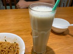 -诚铭记·虾仁汤包·成都小吃(融创店)