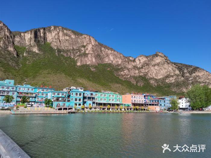 百里峡七彩艺术小镇图片
