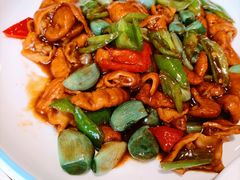 腊八蒜烧肥肠-新侨小馆(东直门北小街店)