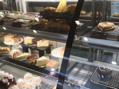 面包甜点陈列柜-星巴克(杭州西湖银泰1F店)