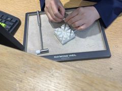 -亨吉利世界名表中心(砂之船奥莱店)