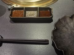 -铭牛烧肉·和牛海鲜自助(高新月牙湖店)