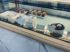 面包甜点陈列柜-爱丽优甜ellyelly