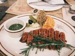 -Mark&Mars Restaurant