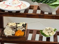 -景明轩•养生酸汤鱼火锅 云贵鲜菌 现舂野果酸汤(王寨小区店)