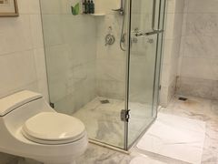 -深圳富苑皇冠假日套房酒店