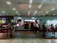 门面-肯德基(成都机场T2到达精选店)