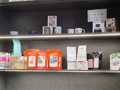 -HUG·拥抱咖啡(郑州宝龙广场店)