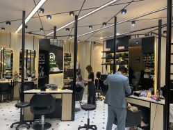 -HAIR CORNER